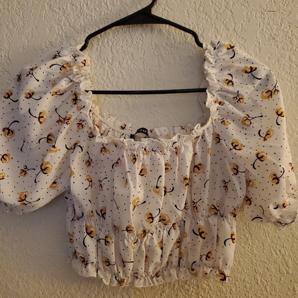Shirt puff sleeve top